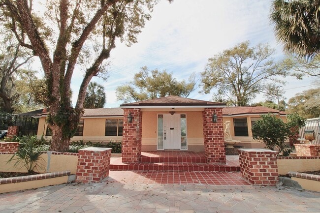 Building Photo - Stunning 3-Bed, 2-Bath Spanish-Inspired Custom Home with Elegant Gardens & Fountains