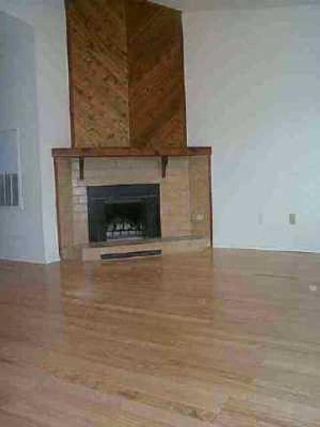 Photo - Oakview #204