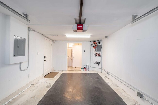 Photo - 653 St Francis Blvd