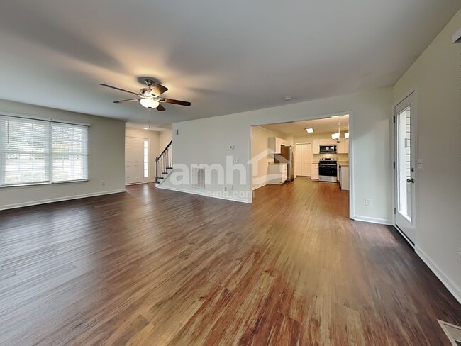 Photo - 614 Pebble Dr