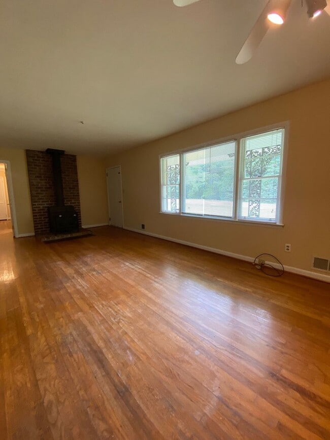 Photo - AVAILABLE FEBRUARY 1 2026!