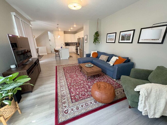 Photo - 3bd/2.5ba Paired Home in Trailside w/ side yard