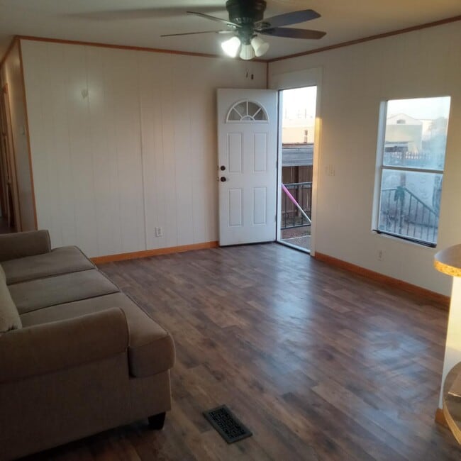 Building Photo - 5104 County Road 1200 Unit 1