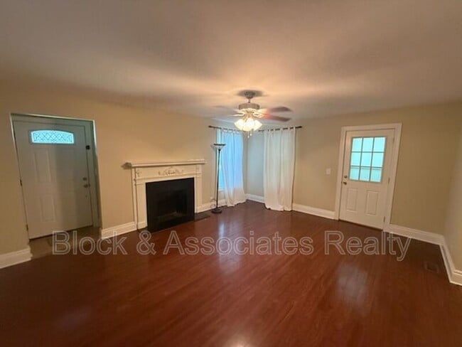 Photo - 1214 S Main St