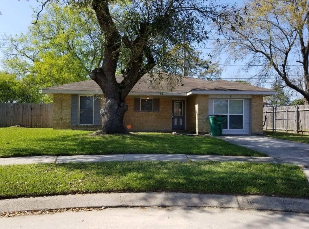 Photo - 1601 Yorktowne Dr House