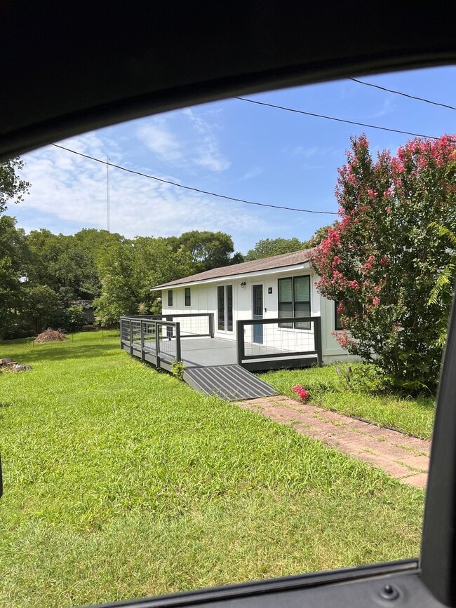 Building Photo - 37 Almond Dr