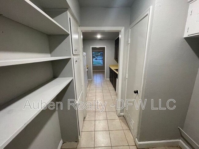 Photo - 930 Lindy Ct