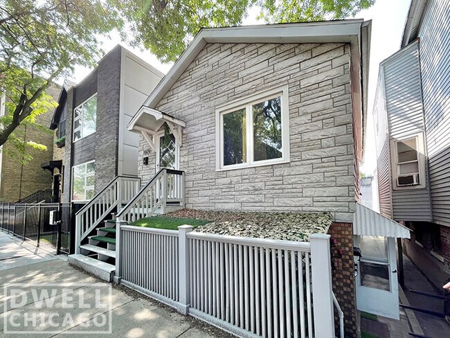 Photo - 1809 W Wabansia Ave Unidad G