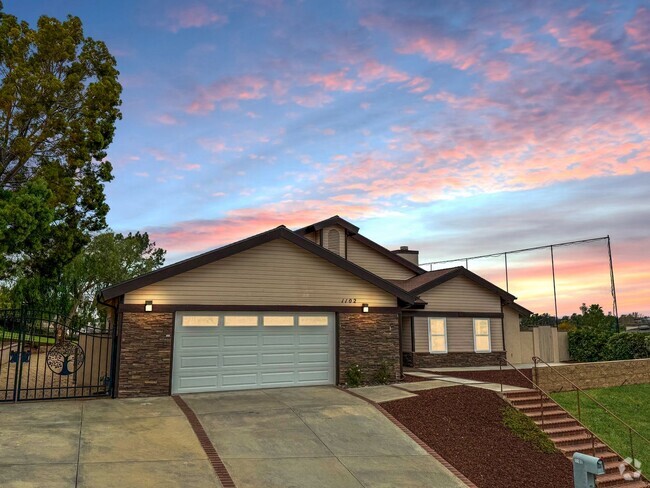 Building Photo - Great 3B/2BA House in San Marcos!