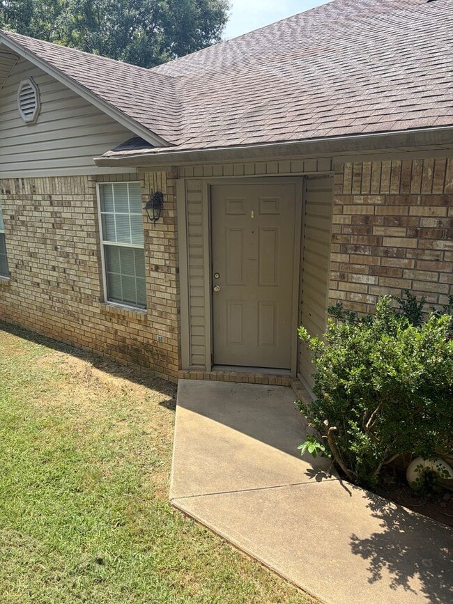Building Photo - 1115 GRINNELL Cir Unit 1115 GRINNELL CIRCLE-B