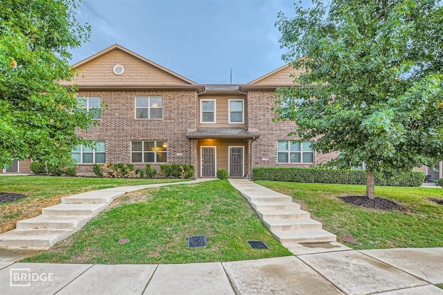 Photo - 1313 Lakecrest Ln