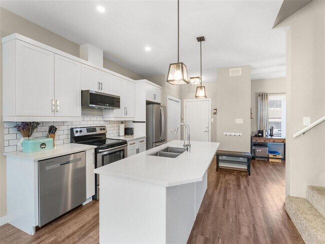 Photo - 340 John Angus Dr