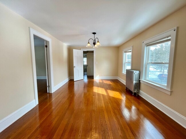 102 Mountain Rd Unit Upper