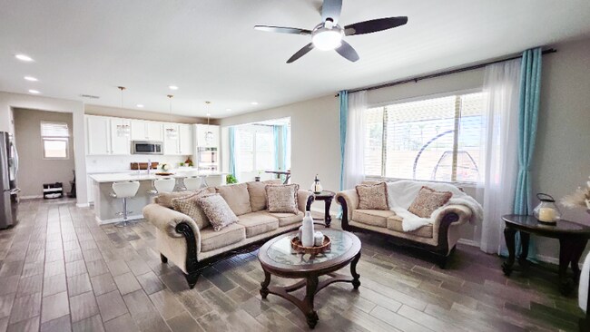 Photo - 34 W Megan St