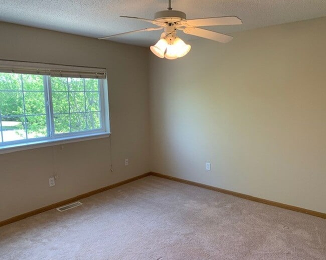 Photo - Nice 2 Bedroom 1.5 Bathroom Townhome in Hudson