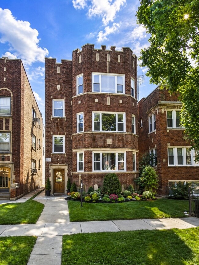 Building Photo - 8143 S Evans Ave