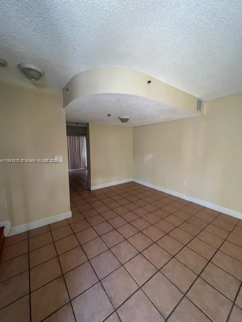 Photo - 210 Riviera Cir