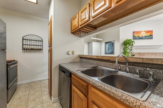 Photo - 3001 Cedar St Unit A112