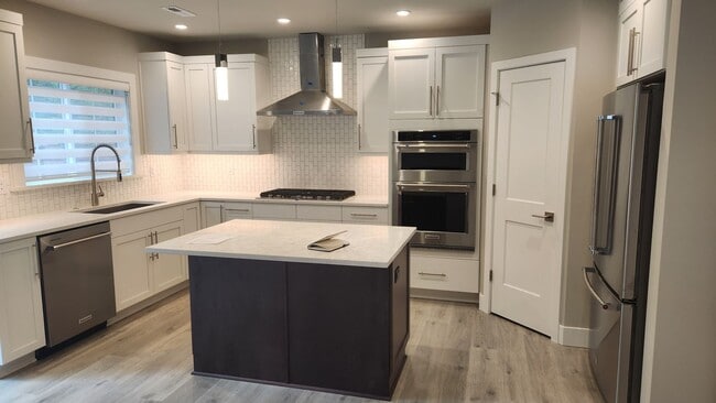 Photo - Luxury 3  Bedroom 2.5 Bath Townhome Located in Kirkland