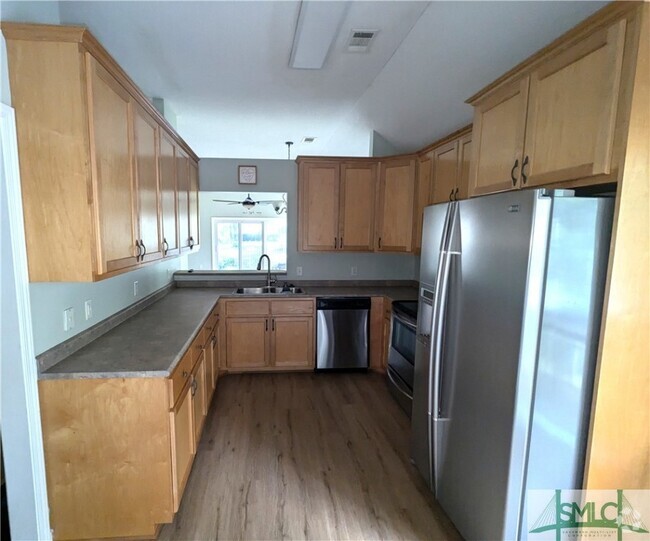 Building Photo - 150 Oak Ridge Cir Rental