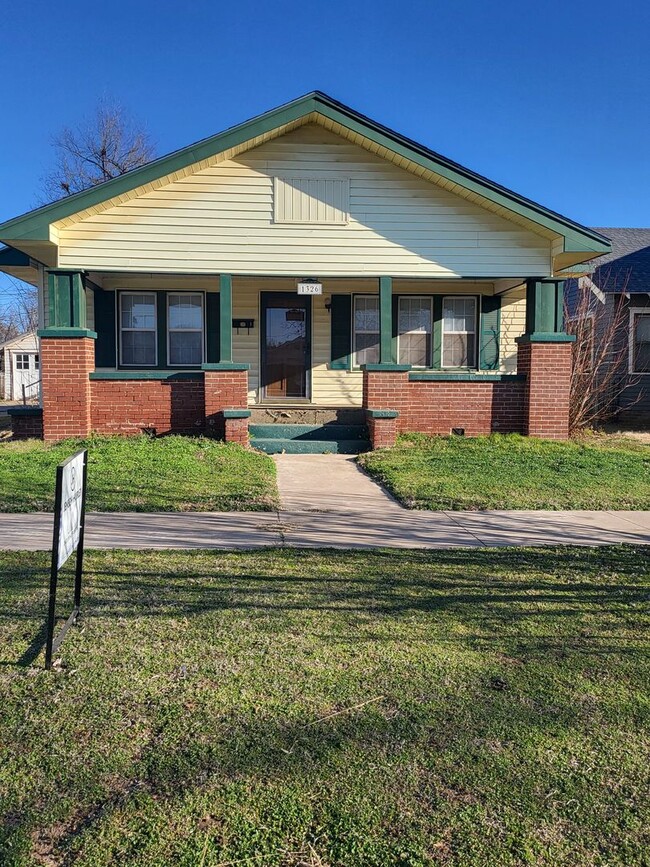 Photo - 1326 W Elm Ave House