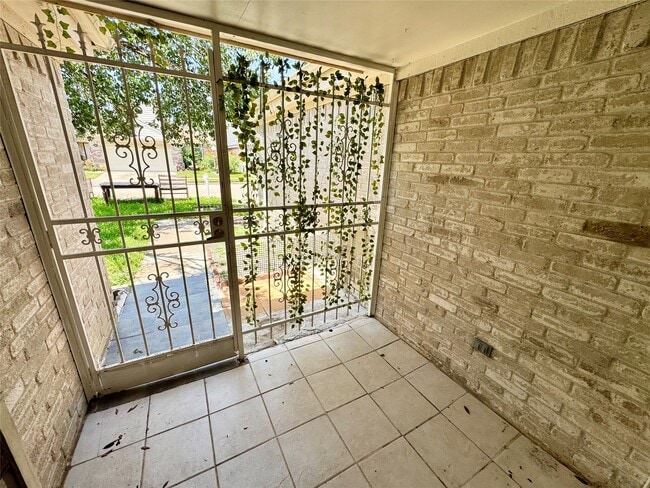 Photo - 6147 Briar Glade Dr