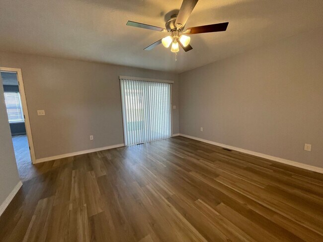 Photo - 6 C St