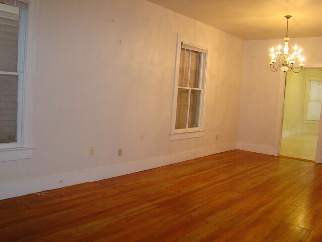 Photo - Charming 3 bedroom 4 blocks to the beach!