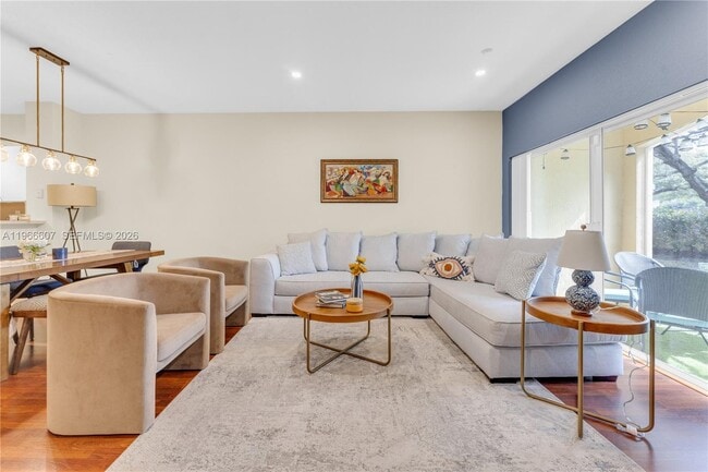 Photo - 8844 S Isles Cir