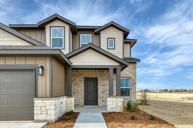 Photo - AVAILABLE NOW! 3 BEDROOM TRIPLEX LOCATED ON 1-ACRE LOT IN MIDLOTHIAN, TX!