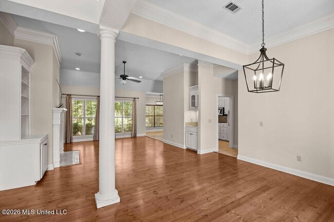 Photo - 102 Avery Forest