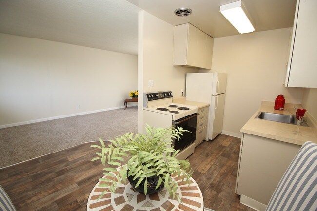 Marin Royal Apartments For Rent In Corte Madera Ca Forrent Photo Marin Royal Apartments