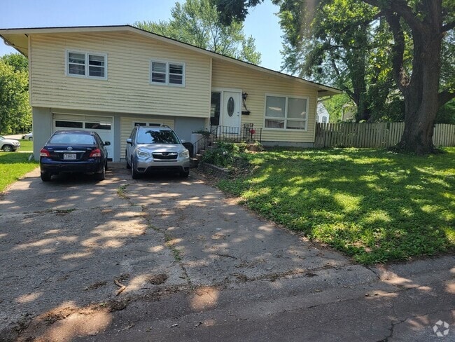 Building Photo - 301 10th St Rental