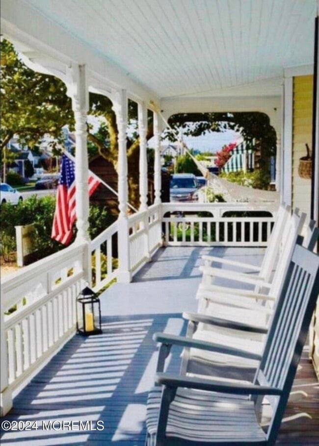 409 Main Ave