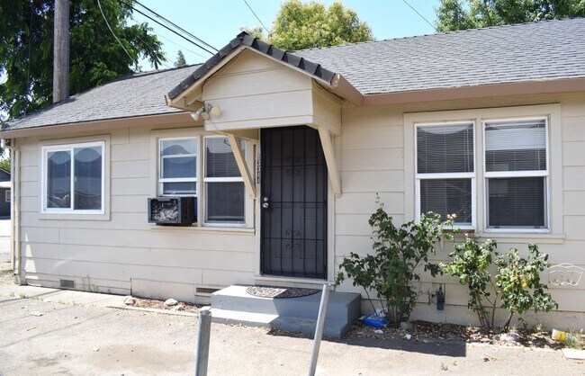 Photo - 13344 Church St House