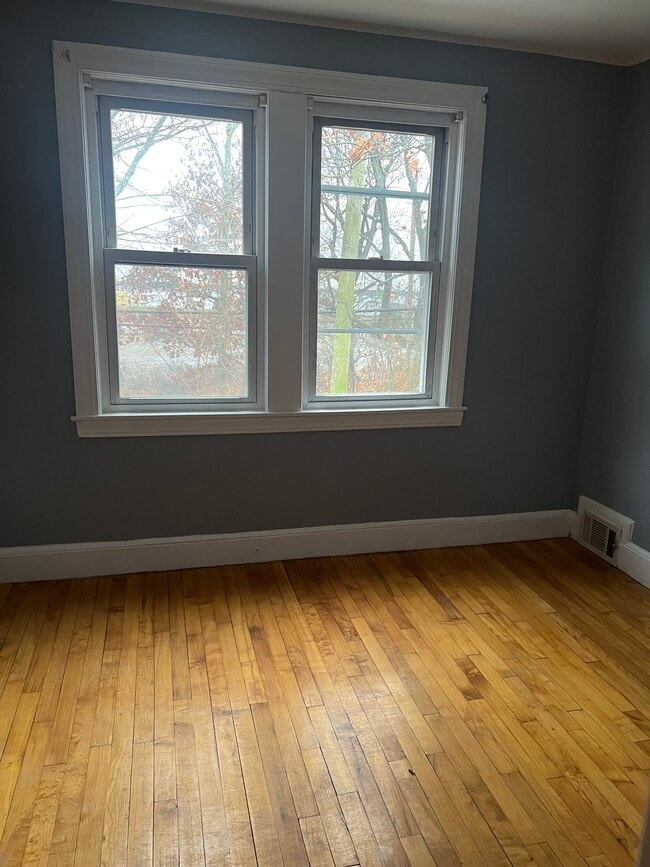 Photo - 70 Clifford St Unit Apt 2