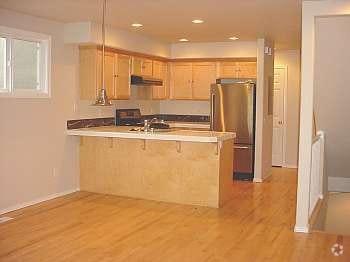 Building Photo - 4 bedroom in Seattle WA 98105 Rental