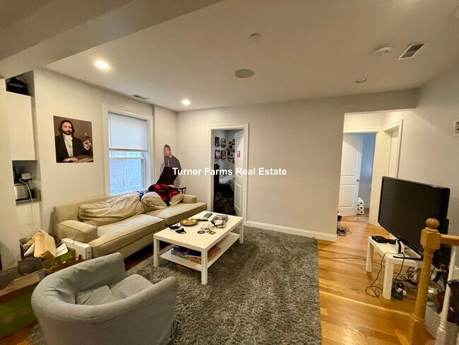 Photo - 721 Parker St