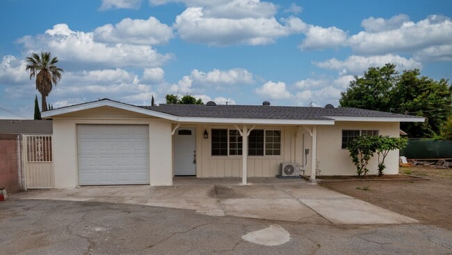 Building Photo - 10532Dain Unit 10534