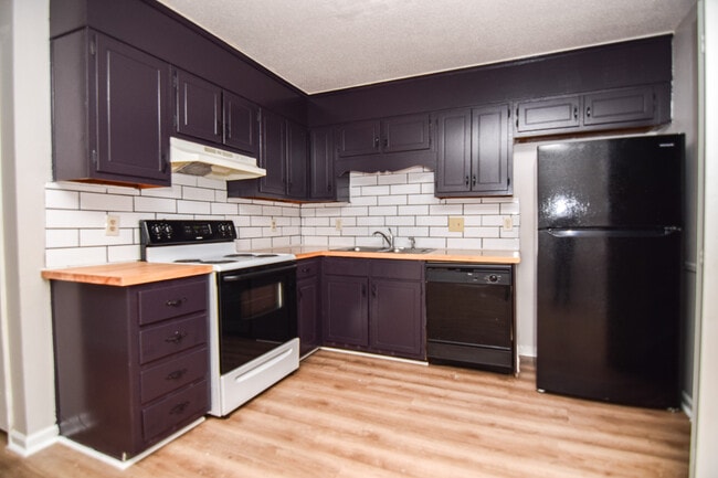 Photo - 306 Crestview Dr
