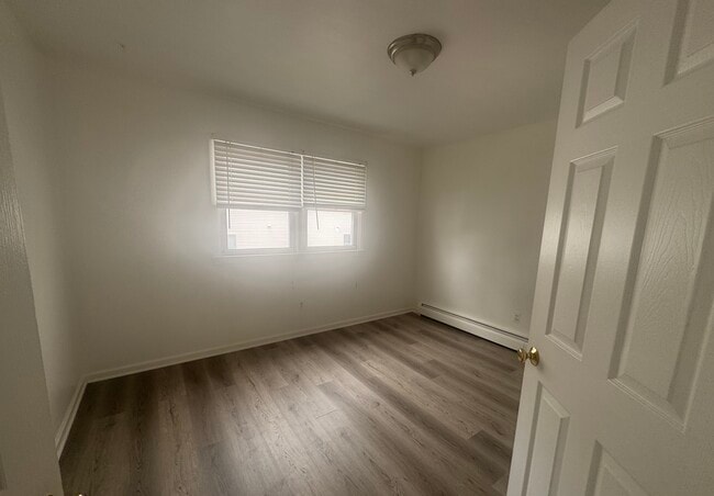 Photo - 121 Mallory Ave Unit 121 Mallory Ave #3