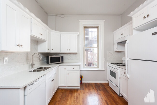 Photo - 900 W Newport Ave Unit 2