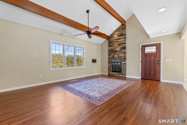 Photo - 5 Sunningdale Ln