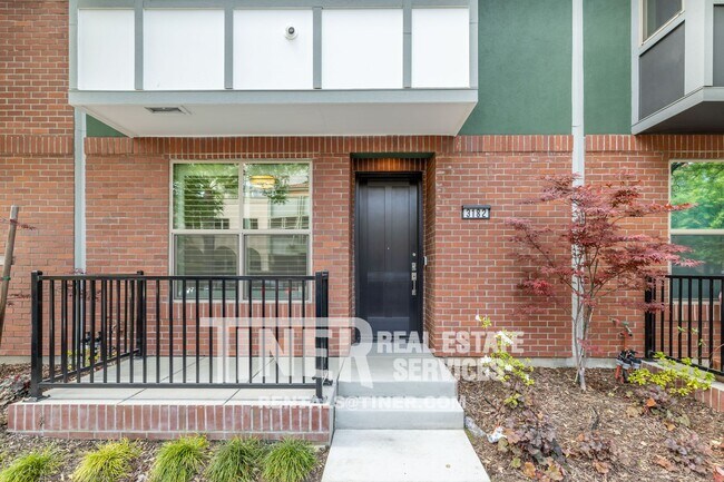 Photo - L32 East Sacramento Home