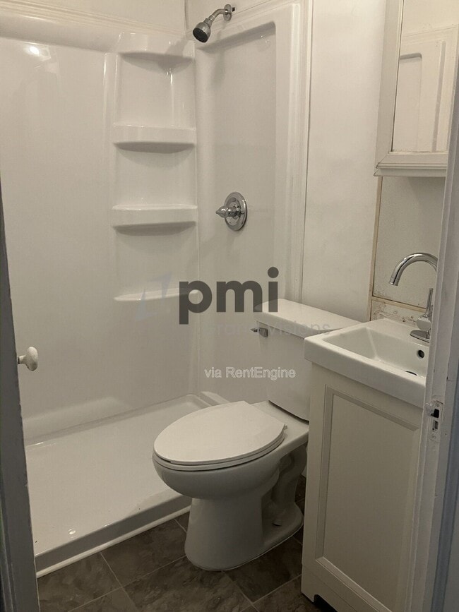 Photo - 1035 W Main St