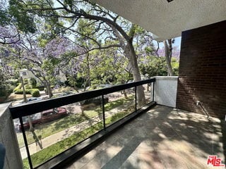 Photo - 324 N Palm Dr