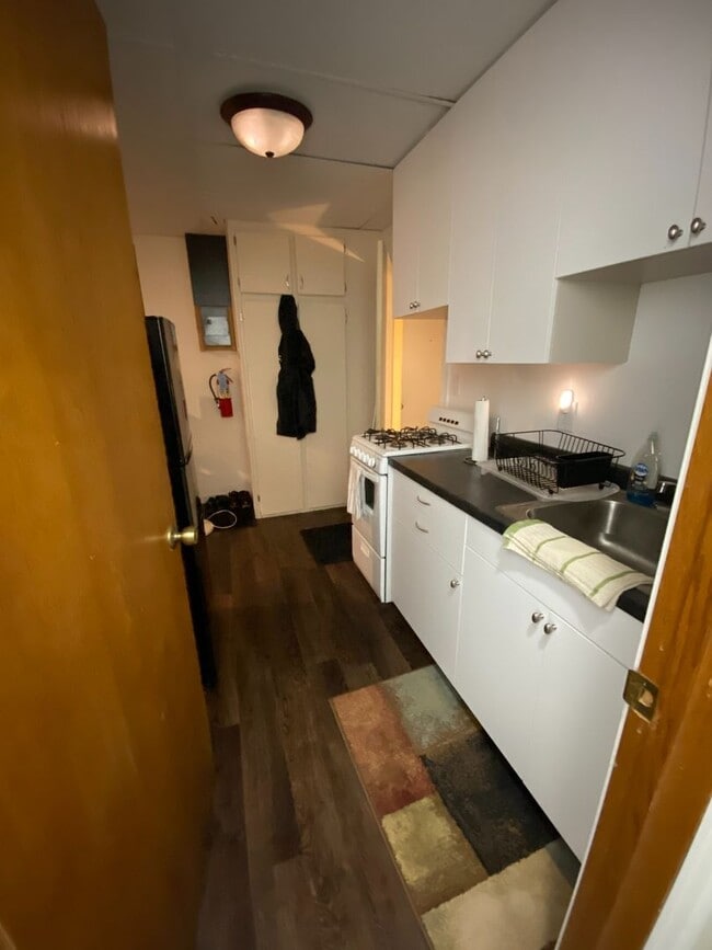 Building Photo - Studio Apartment Near Campus Unit 2
