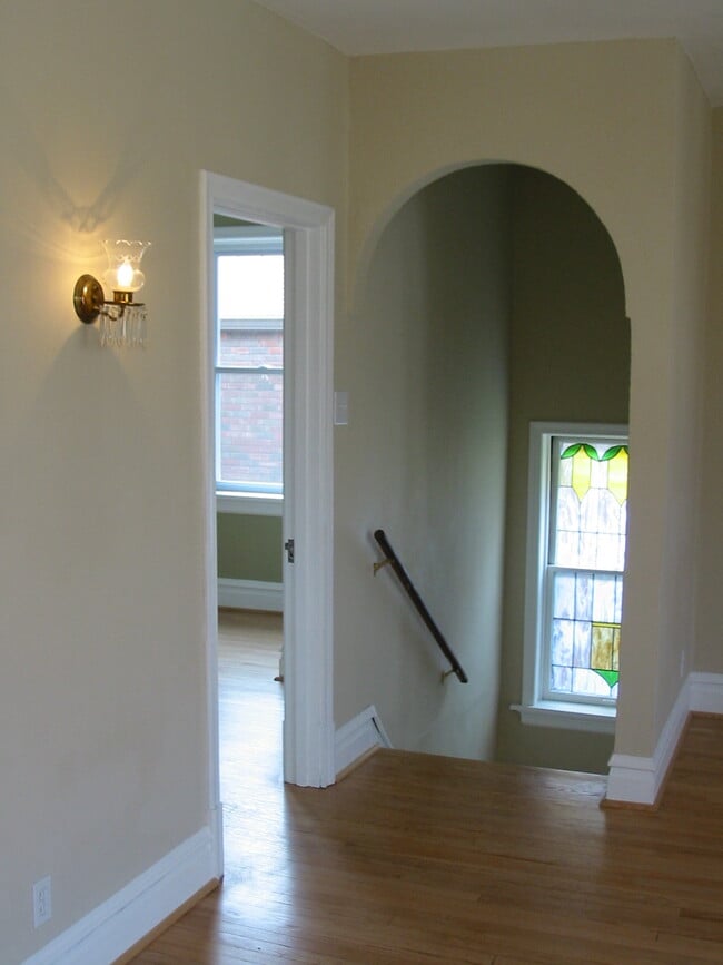 Photo - 7304 Lindell Blvd