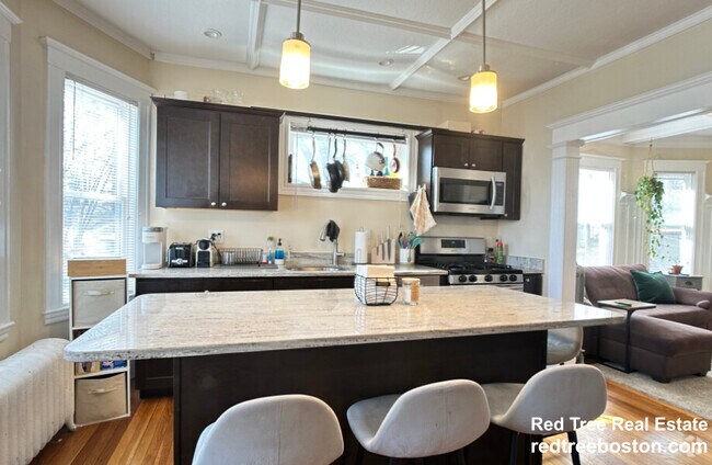 Building Photo - 3 Glenley Ter Rental