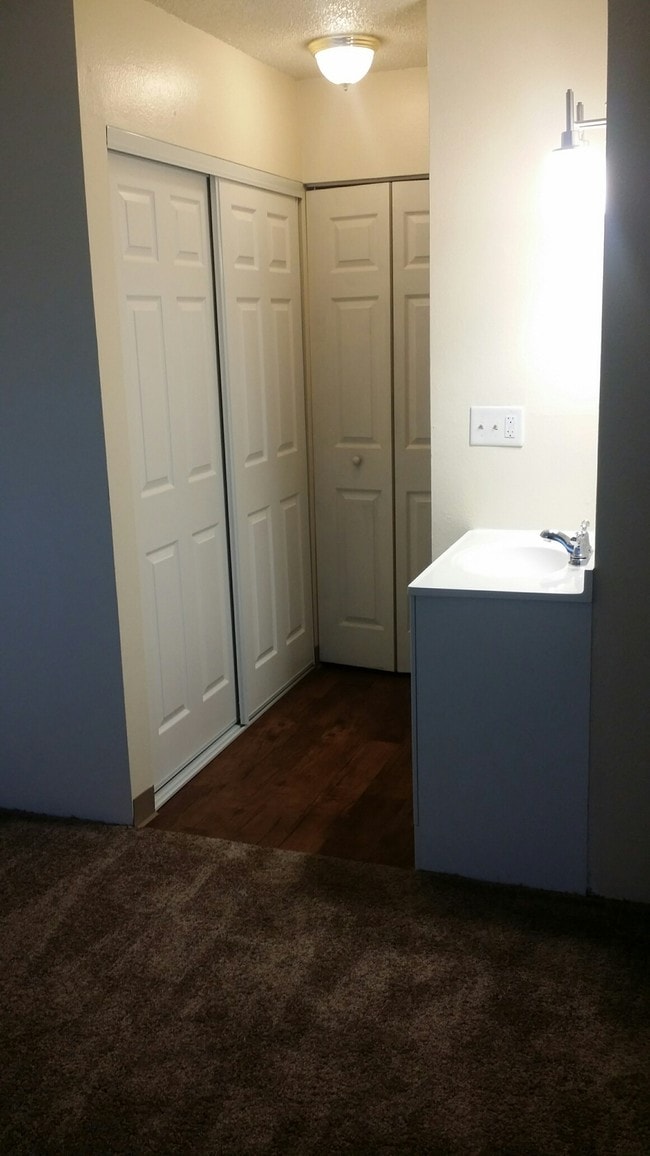 master bdrm vanity - Greencrest Apartments
